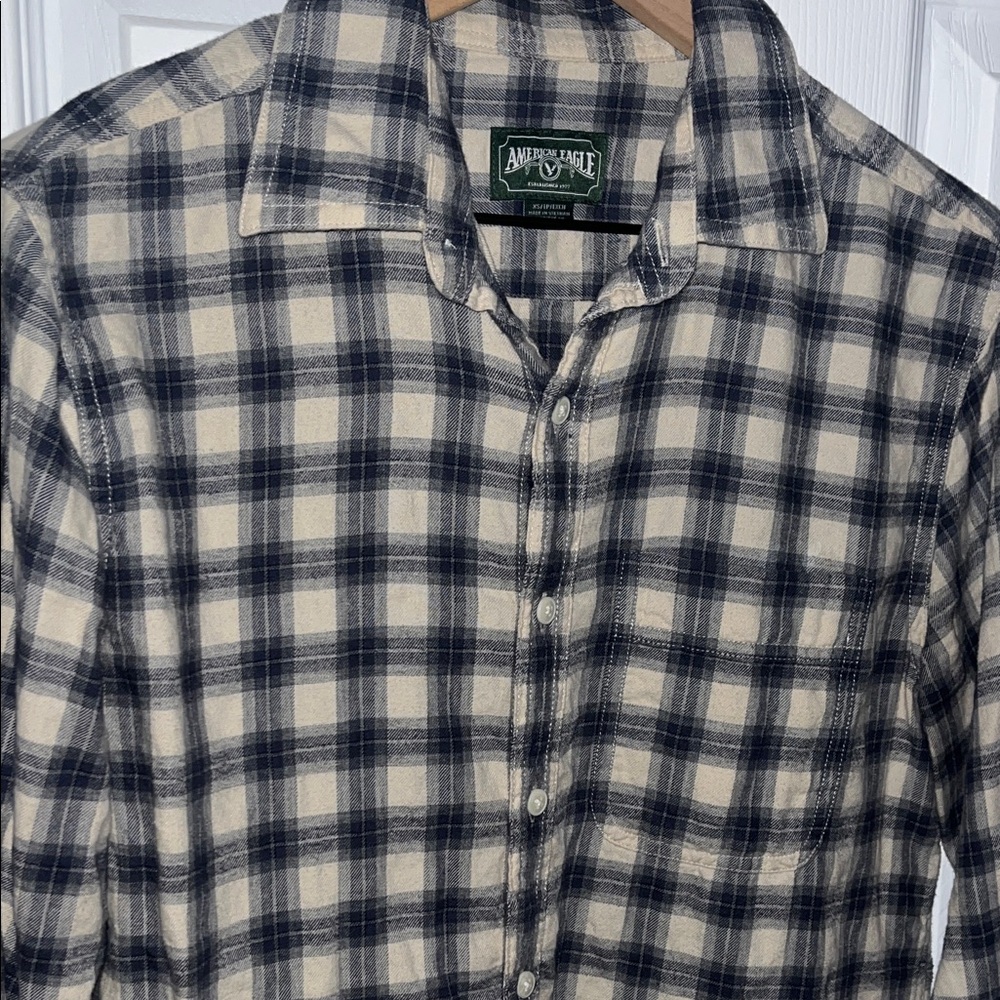 American Eagle Outfitters  XS Men's Checkered Shirt